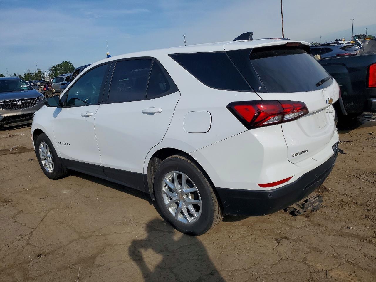 2024 Chevrolet Equinox Ls - Image 2