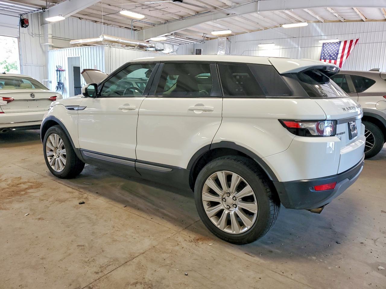 2015 Land Rover Range Rover Evoque Pure Plus - Фото 2
