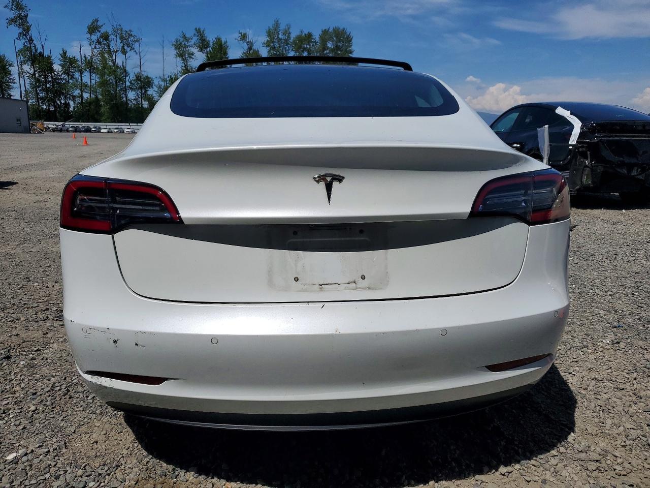 2018 Tesla Model 3 - Фото 6