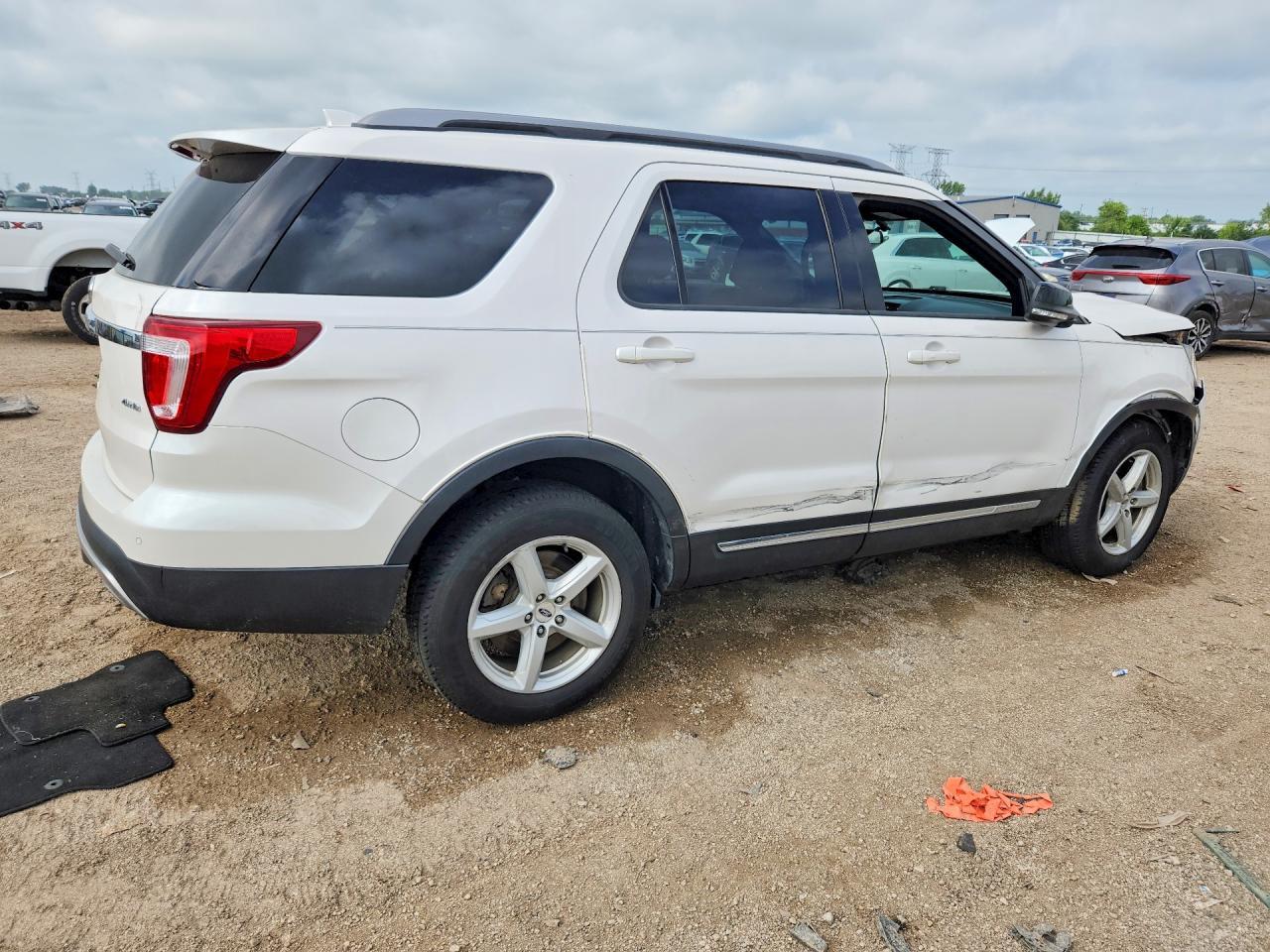 2017 Ford Explorer Xlt - Фото 3