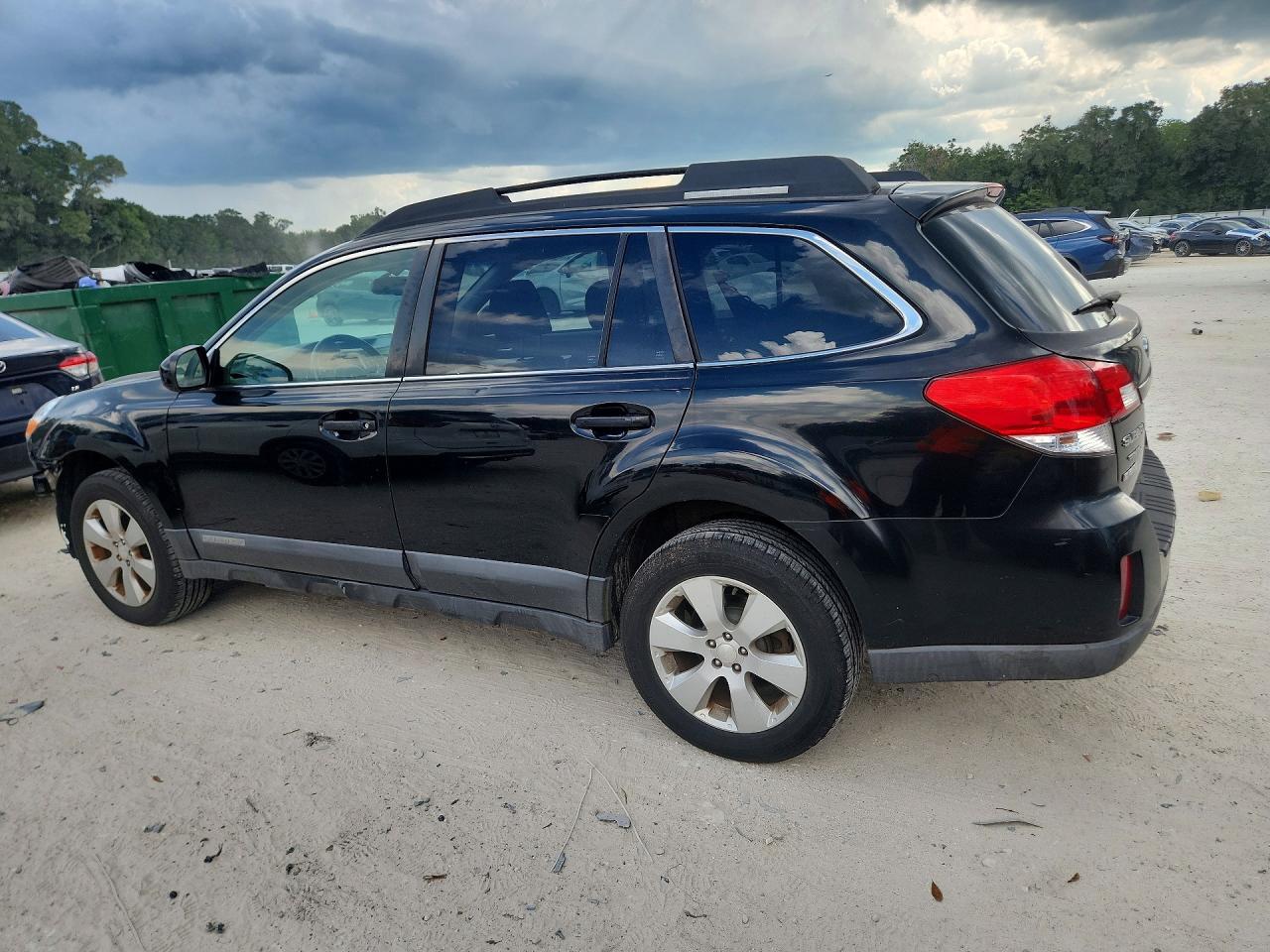 2010 Subaru Outback 2.5I Premium - Фото 2
