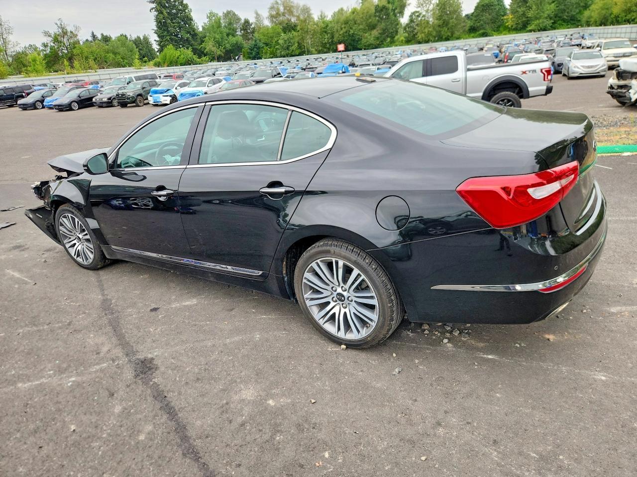 2015 Kia Cadenza Premium - Image 2