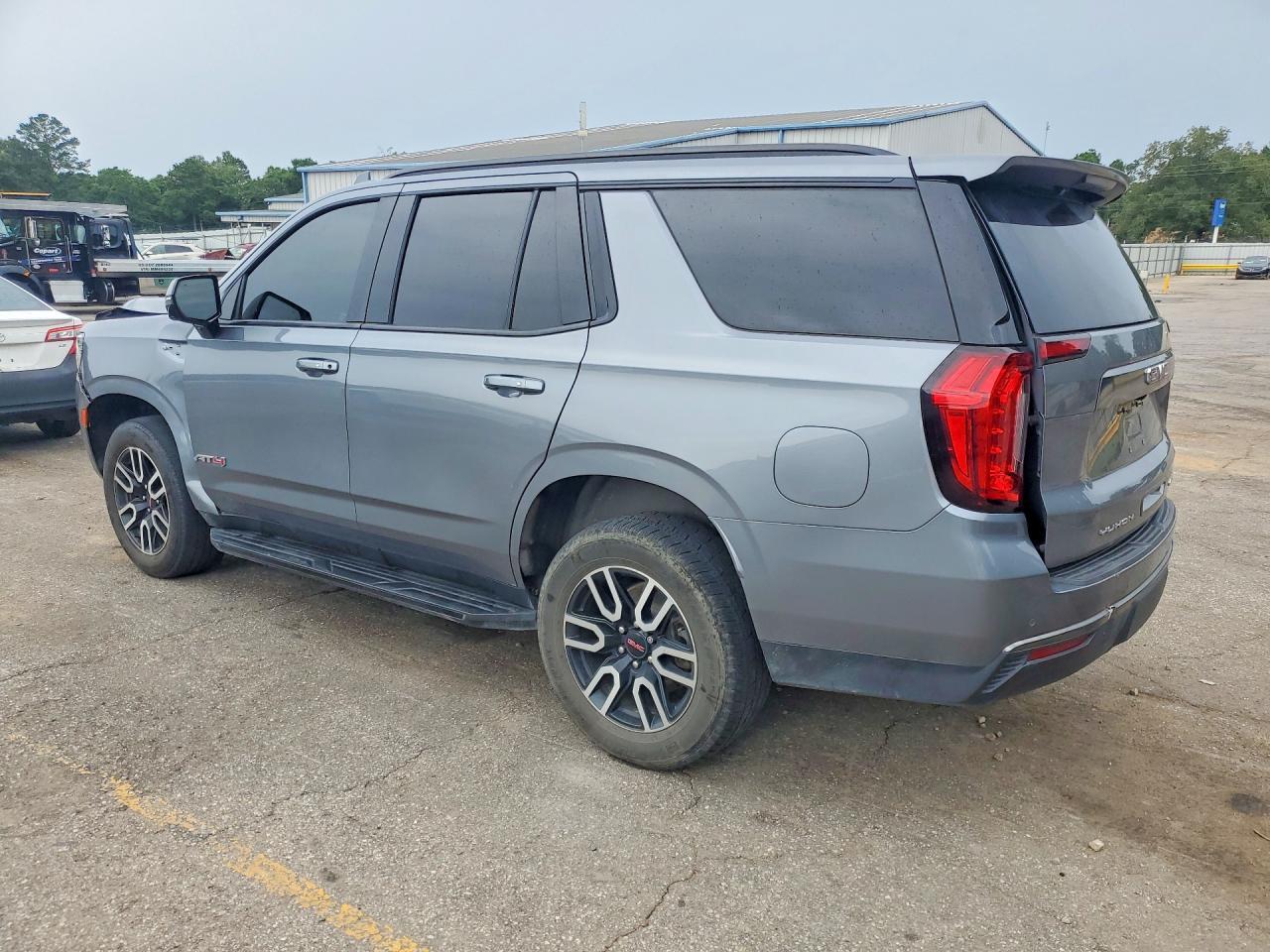 2021 GMC Yukon At4 - Image 2