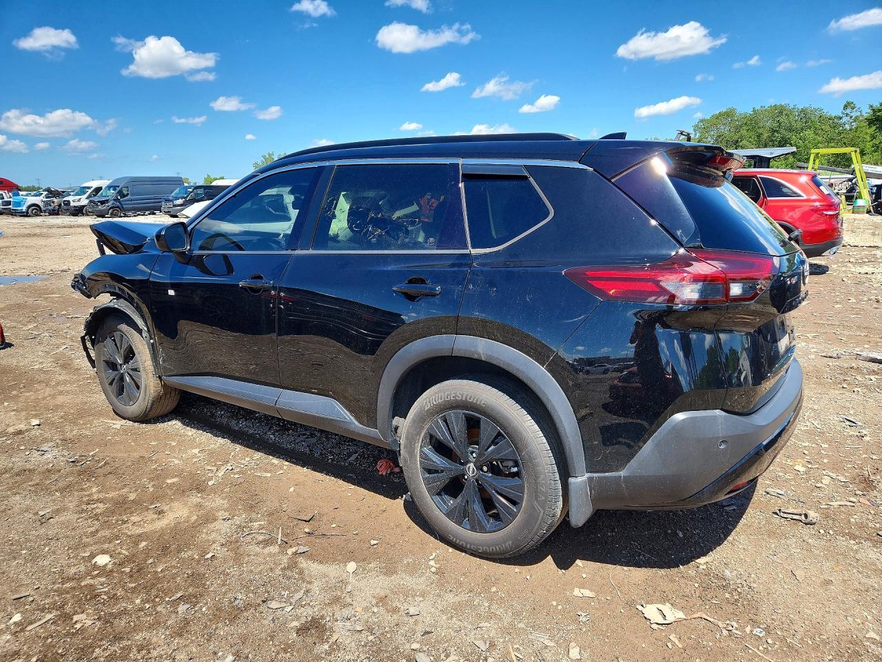 2023 Nissan Rogue Sv - Фото 2