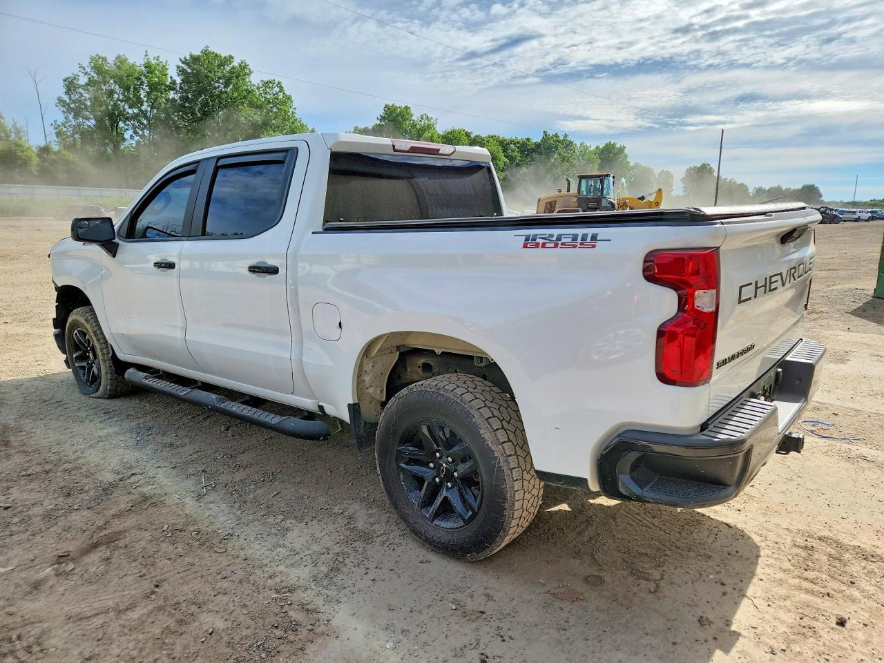 2022 Chevrolet Silverado K1500 Lt Trail Boss - Фото 2