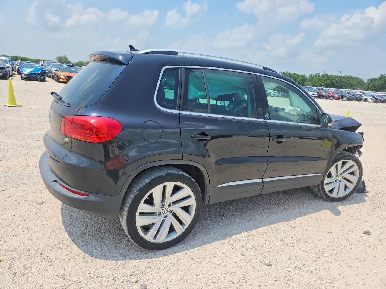 2017 Volkswagen Tiguan Wolfsburg - Фото 3