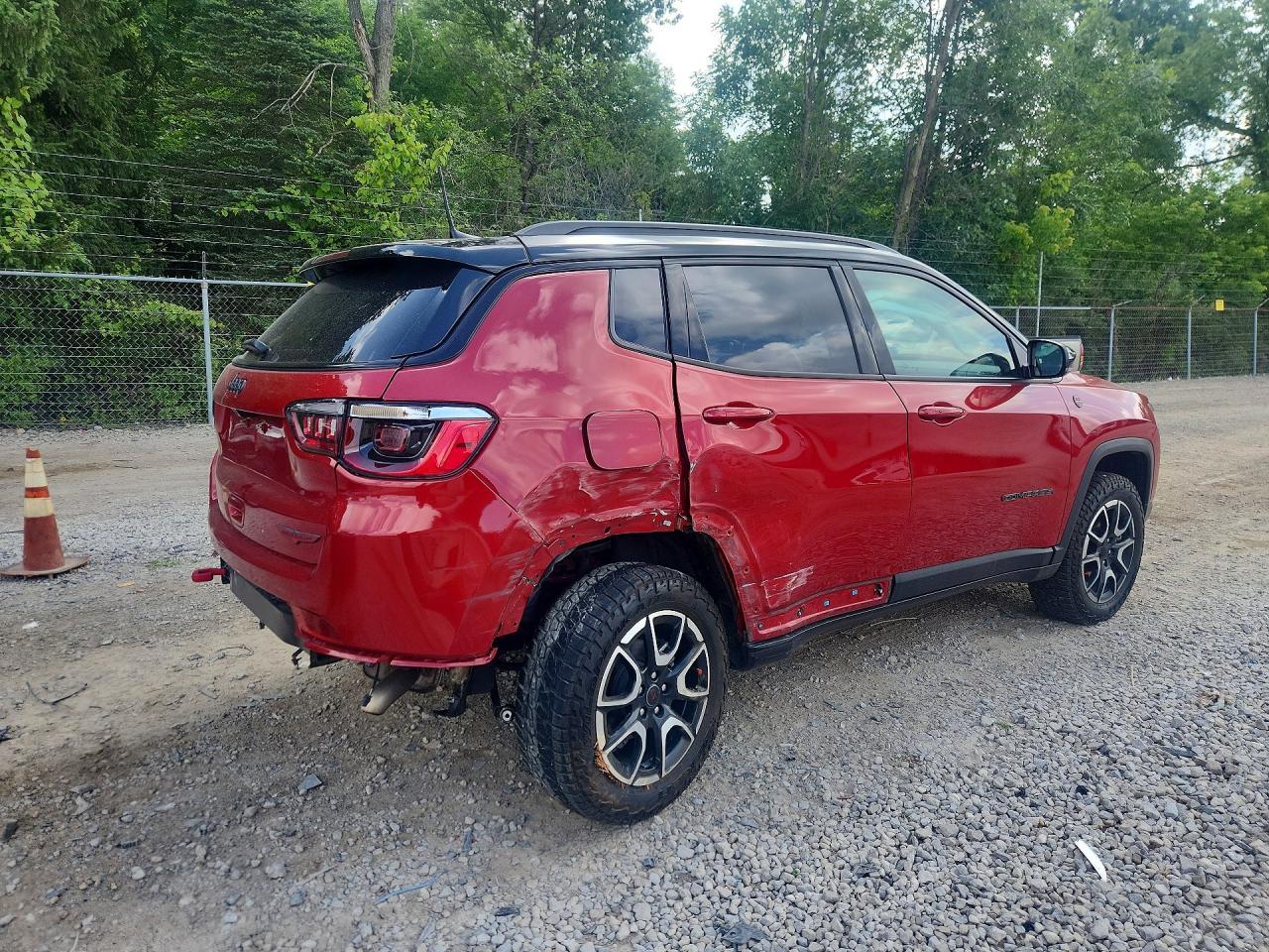 2025 Jeep Compass Trailhawk - Фото 3