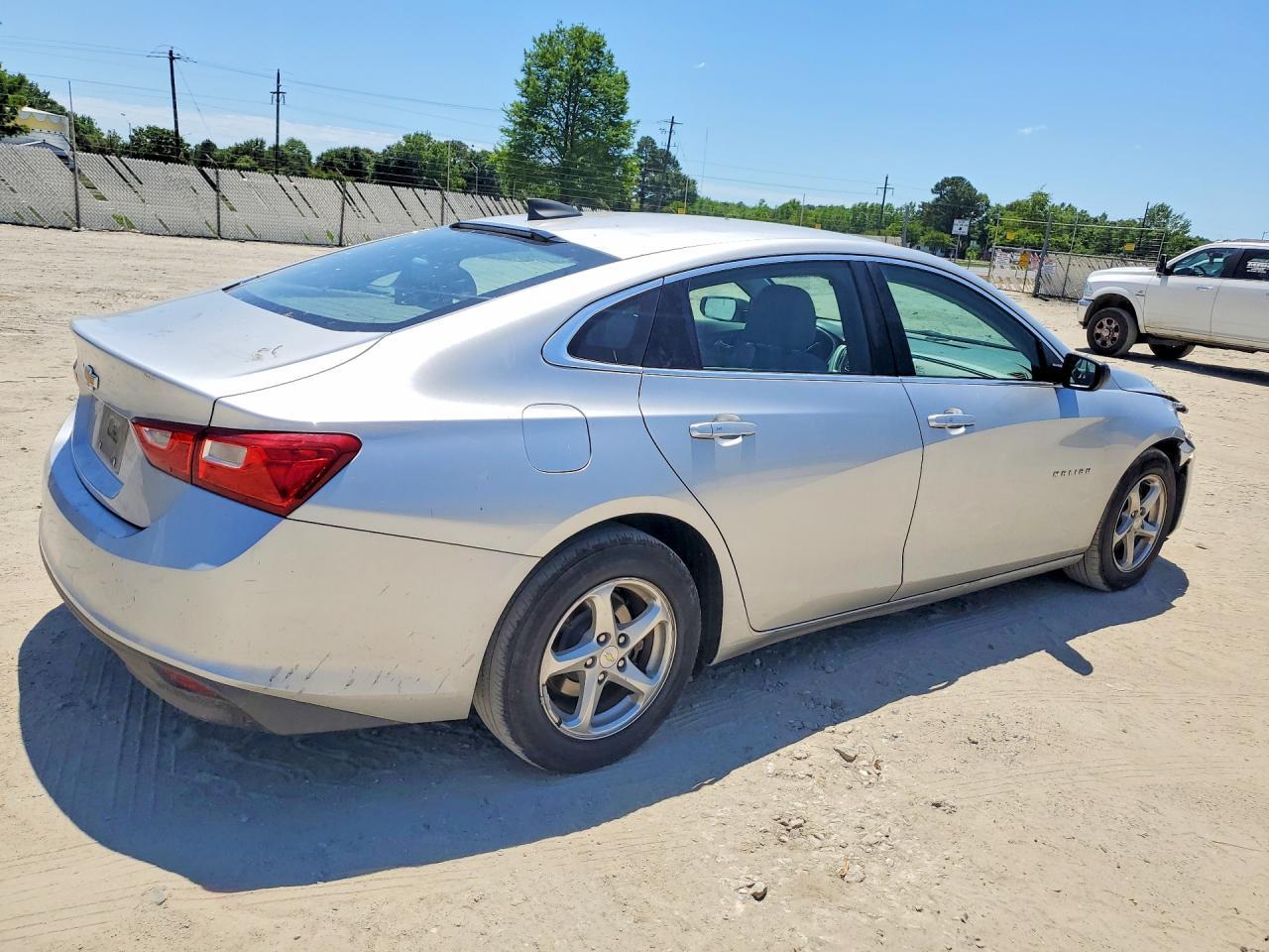 2018 Chevrolet Malibu Ls - Фото 3