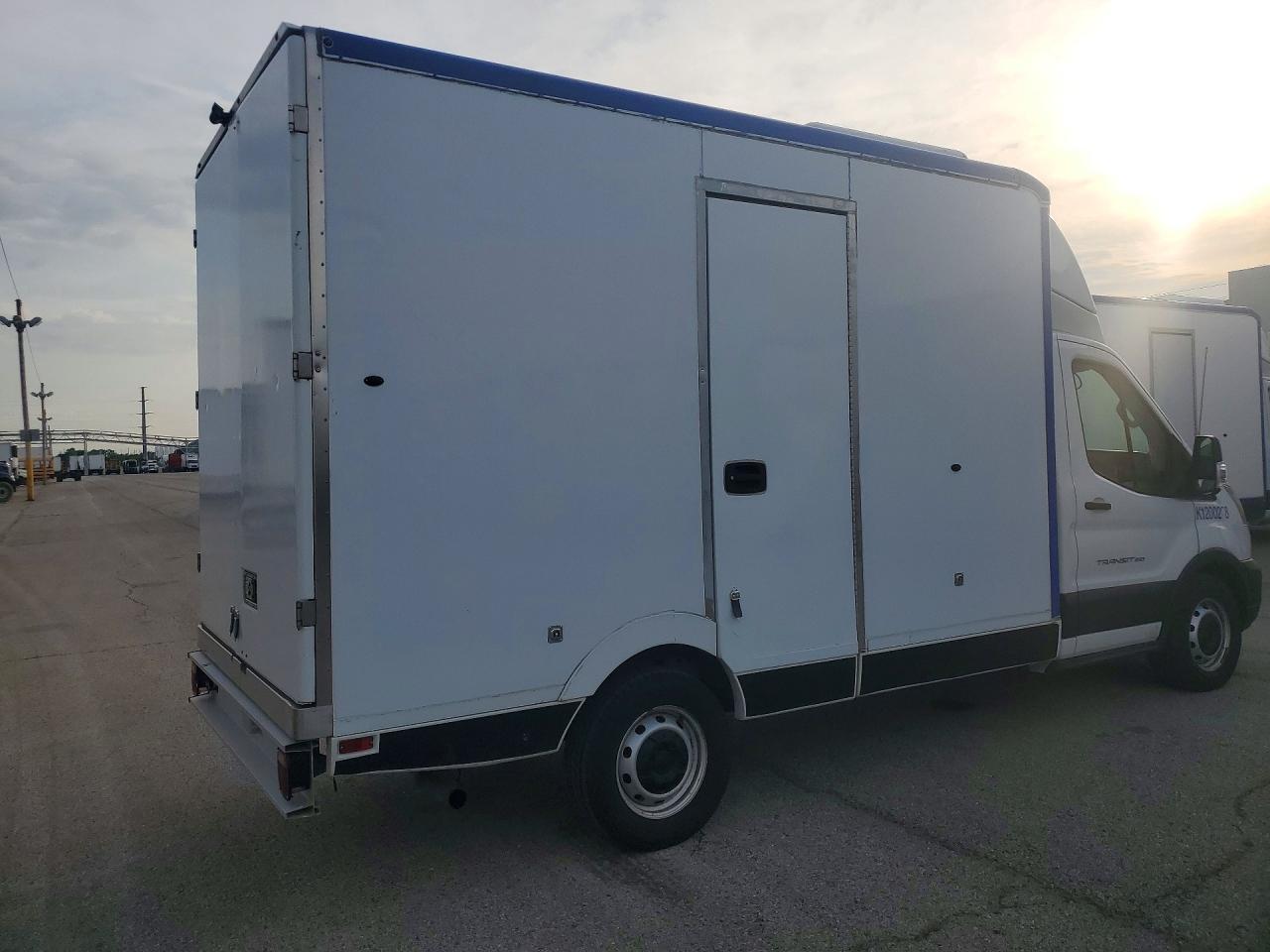 2020 Ford Transit Delivery Truck - Image 3