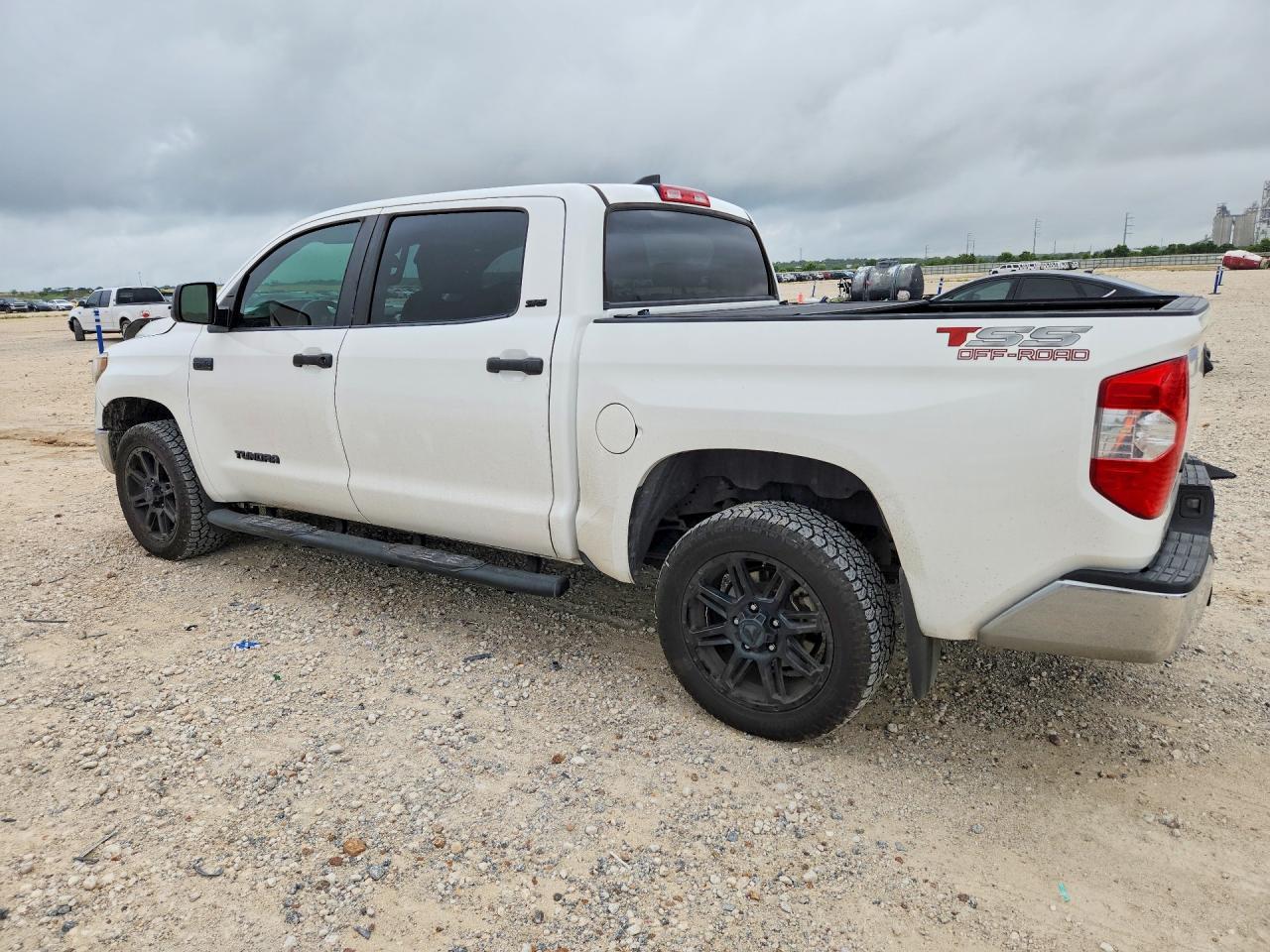 2020 Toyota Tundra Sr5 - Image 2