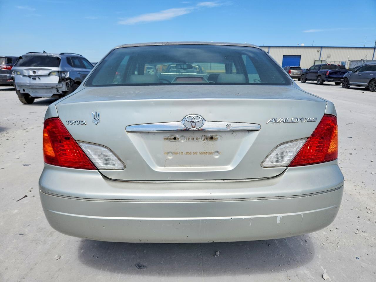 2002 Toyota Avalon Xls - Image 6