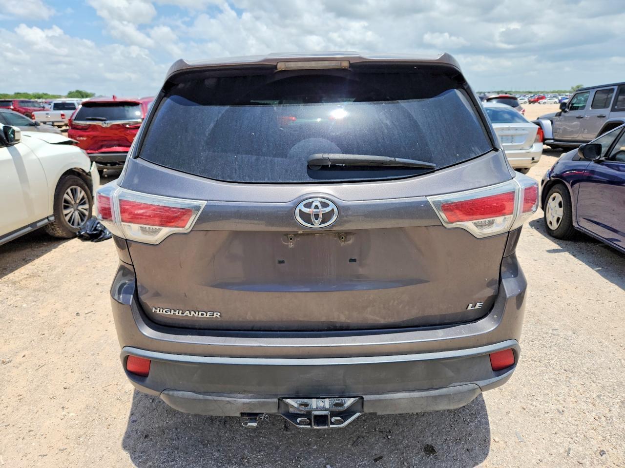 2015 Toyota Highlander Le - Image 6