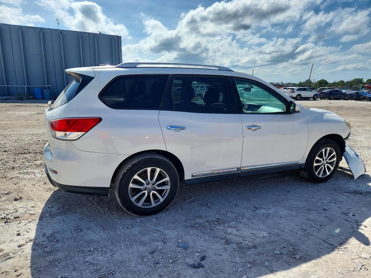 2013 Nissan Pathfinder S - Фото 3