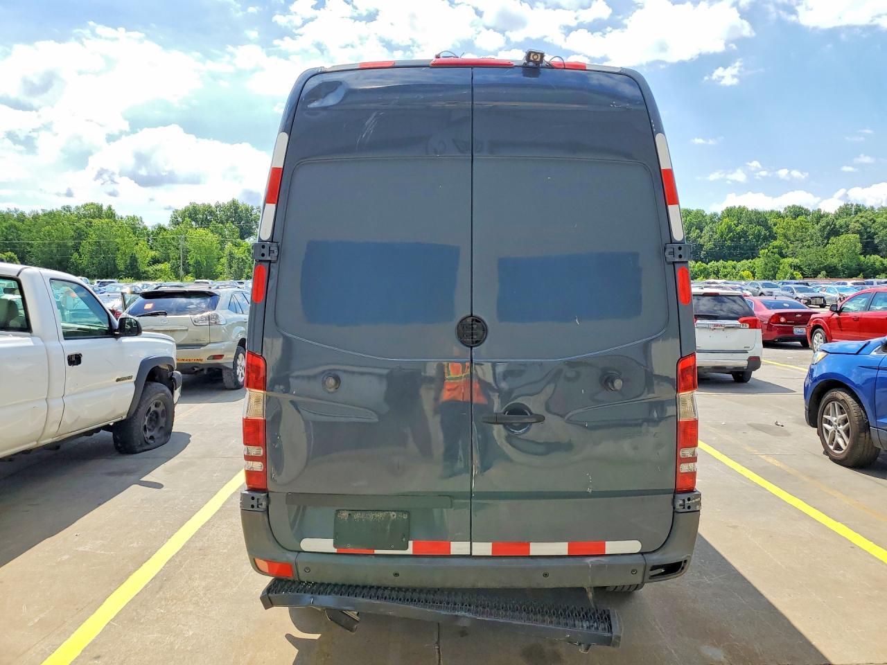 2018 Mercedes-Benz Sprinter 2500 - Image 6