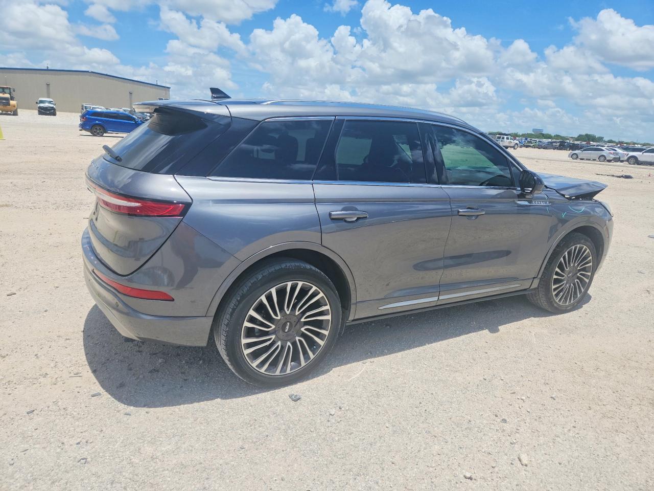 2021 Lincoln Corsair - Фото 3
