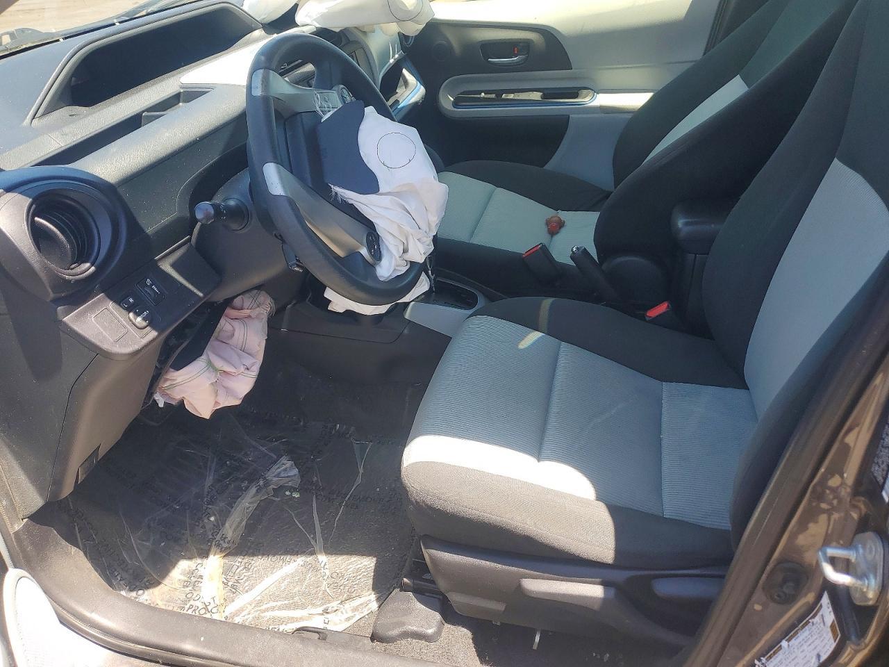 2012 Toyota Prius C Two - Фото 7