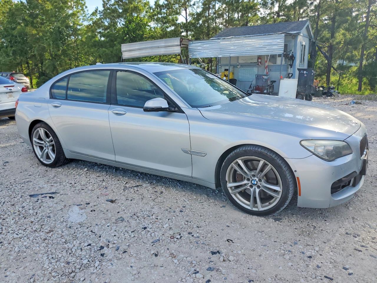 2014 BMW 750 Li - Image 4
