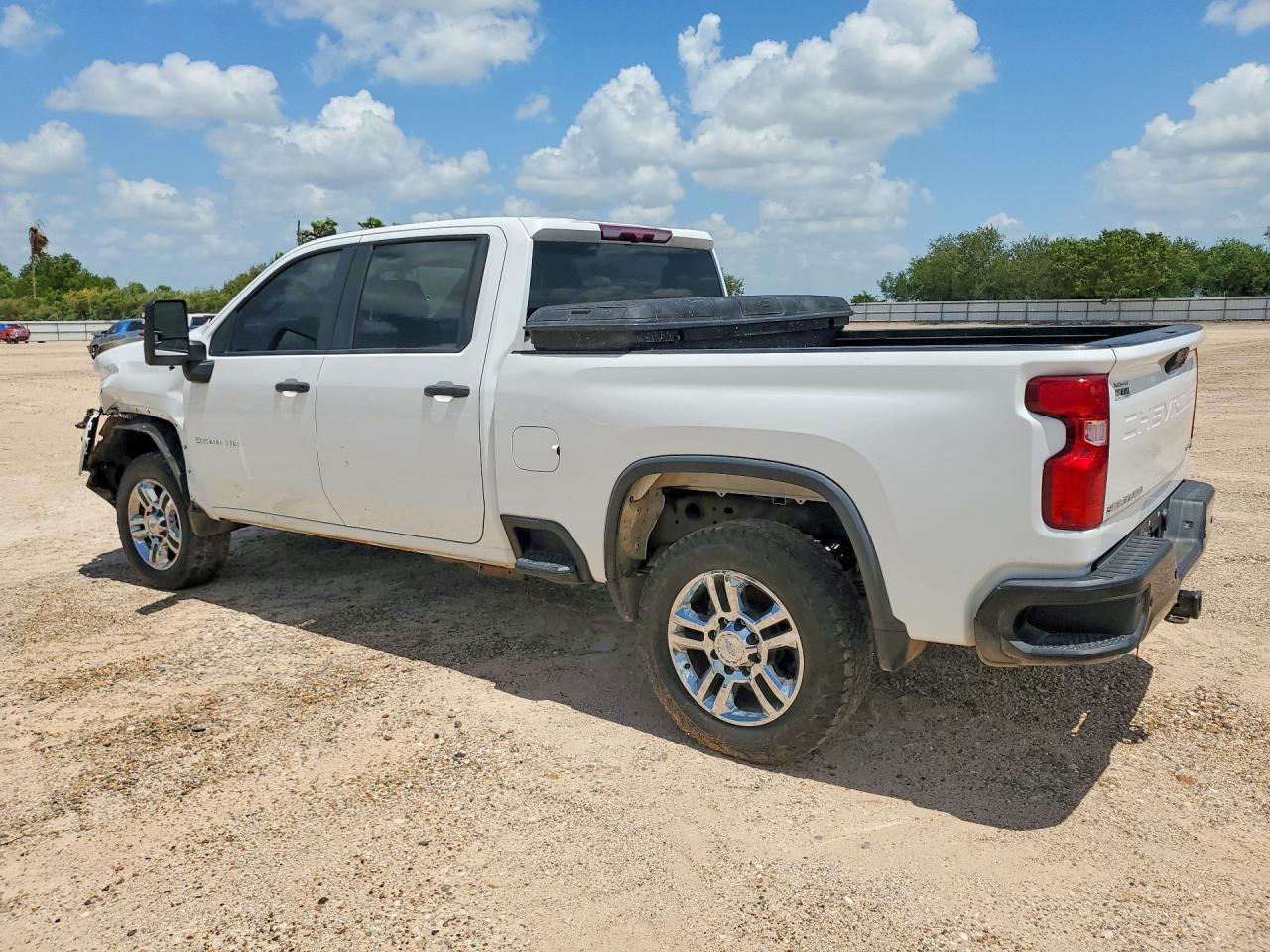 2024 Chevrolet Silverado K2500 Custom - Фото 2