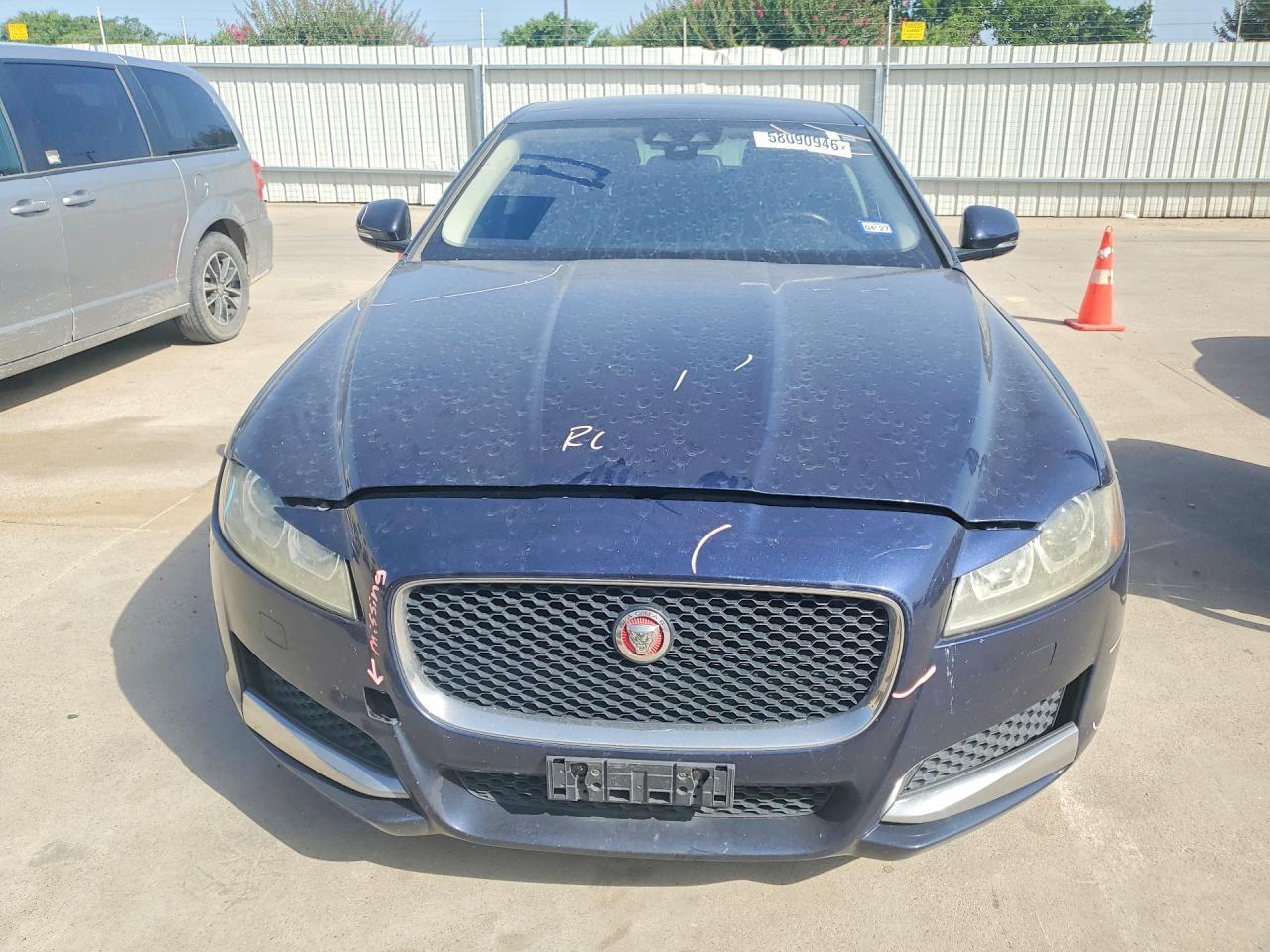 2017 Jaguar Xf - Фото 5