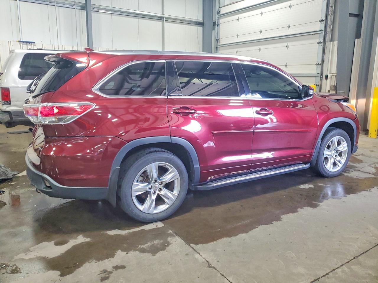 2015 Toyota Highlander Limited Platinum - Image 3