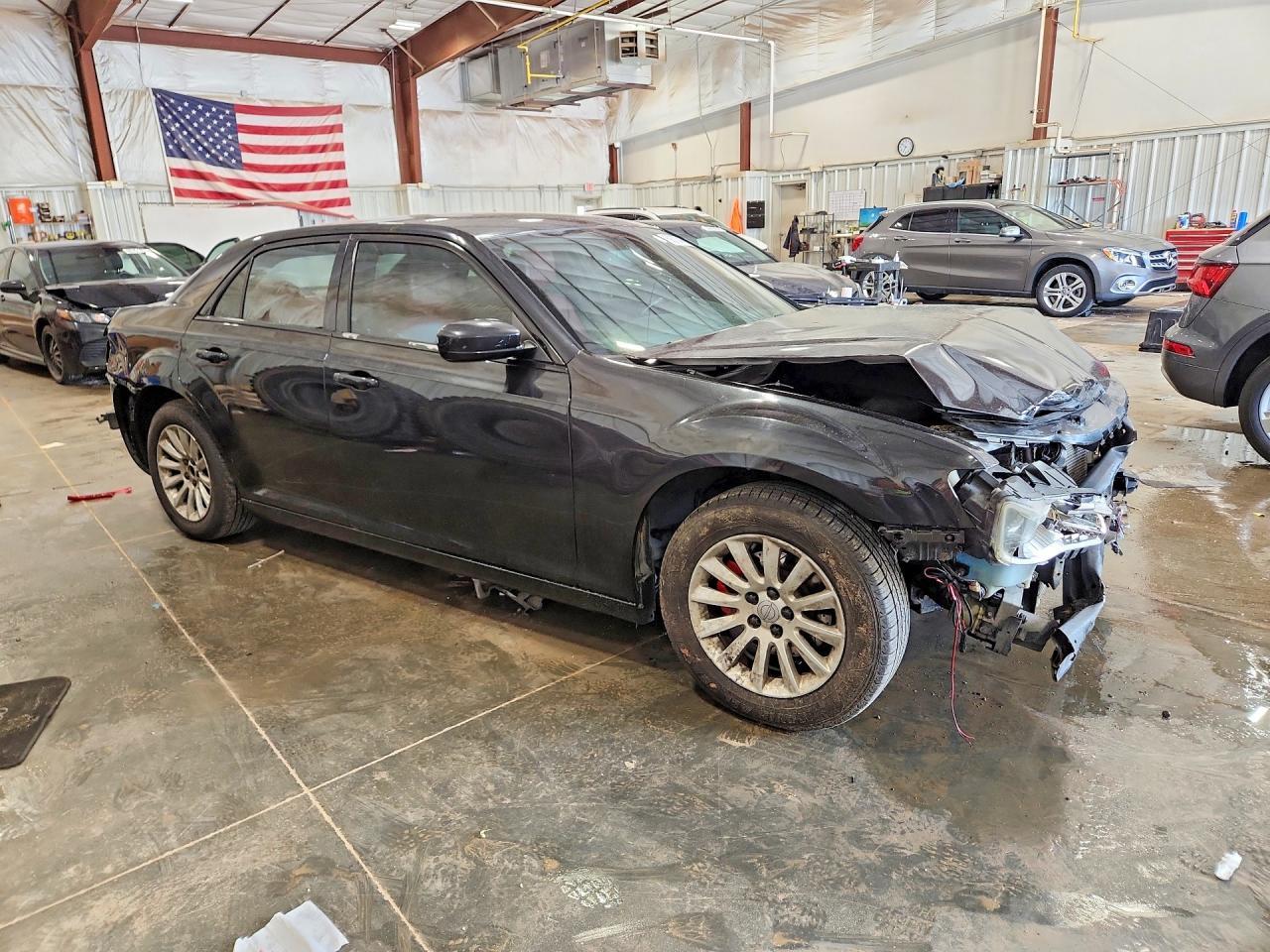 2011 Chrysler 300 - Фото 4