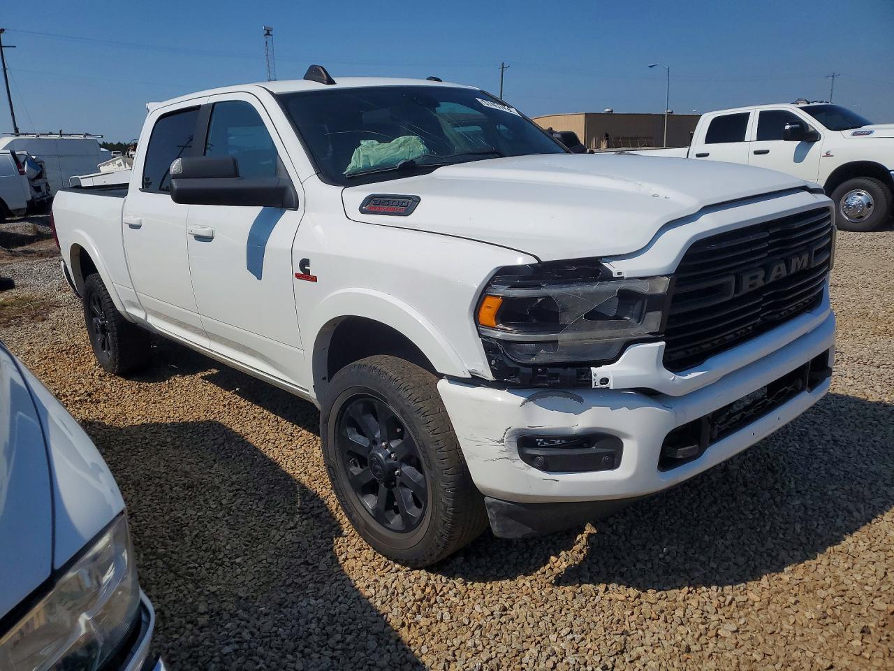 2022 Ram 3500 Laramie - Фото 4