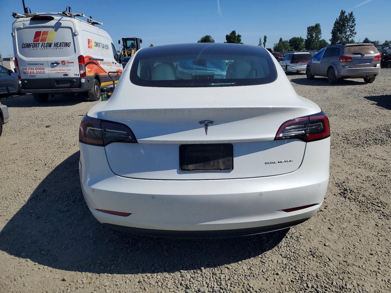 2022 Tesla Model 3 - Фото 6