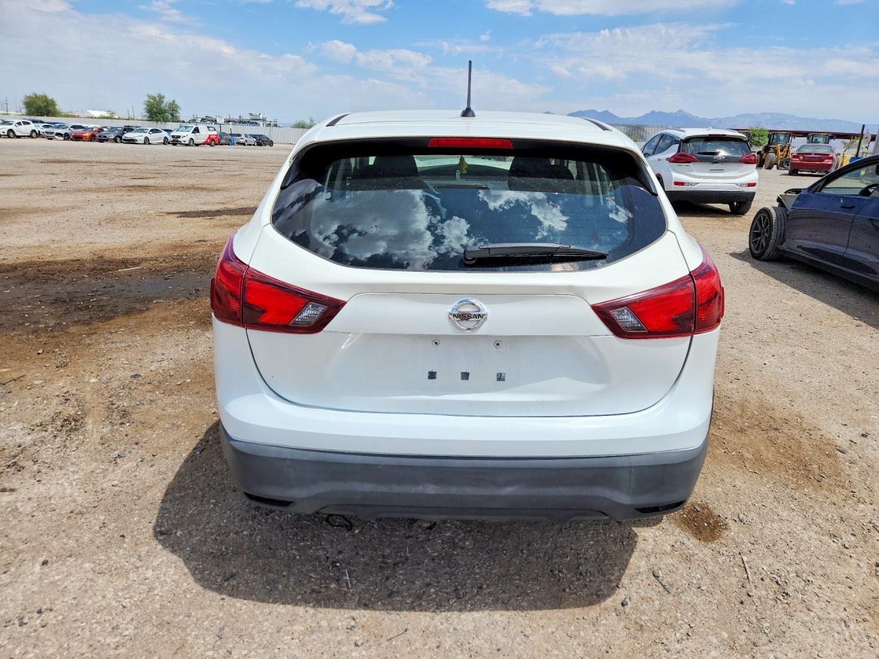 2019 Nissan Rogue Sport S - Image 6