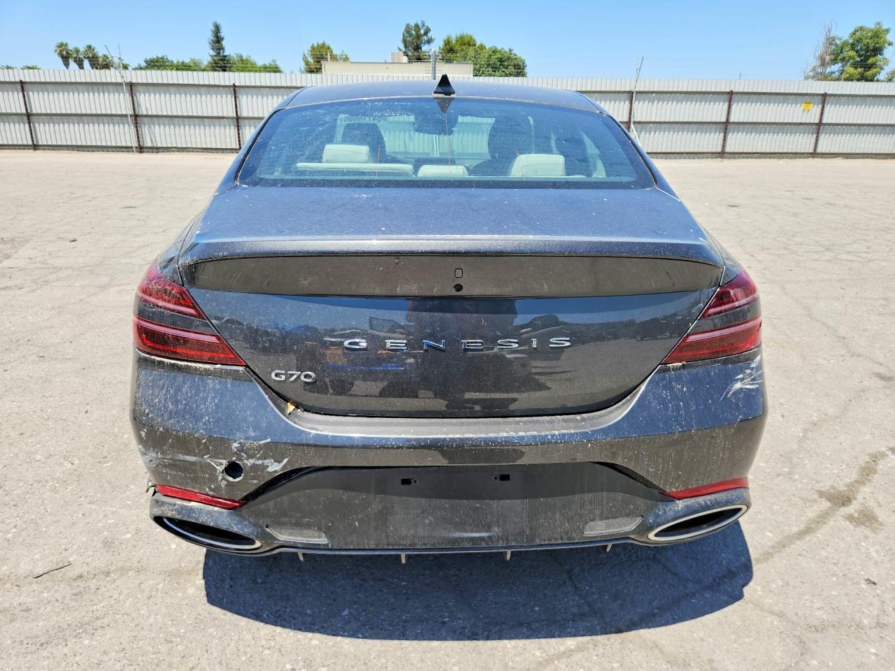 2025 Genesis G70 2.5T Standard - Image 6