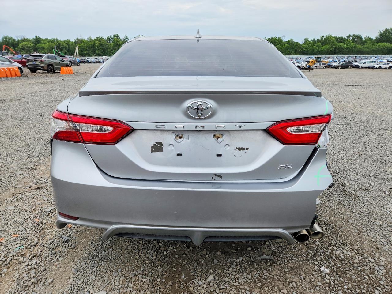 2019 Toyota Camry Se - Image 6