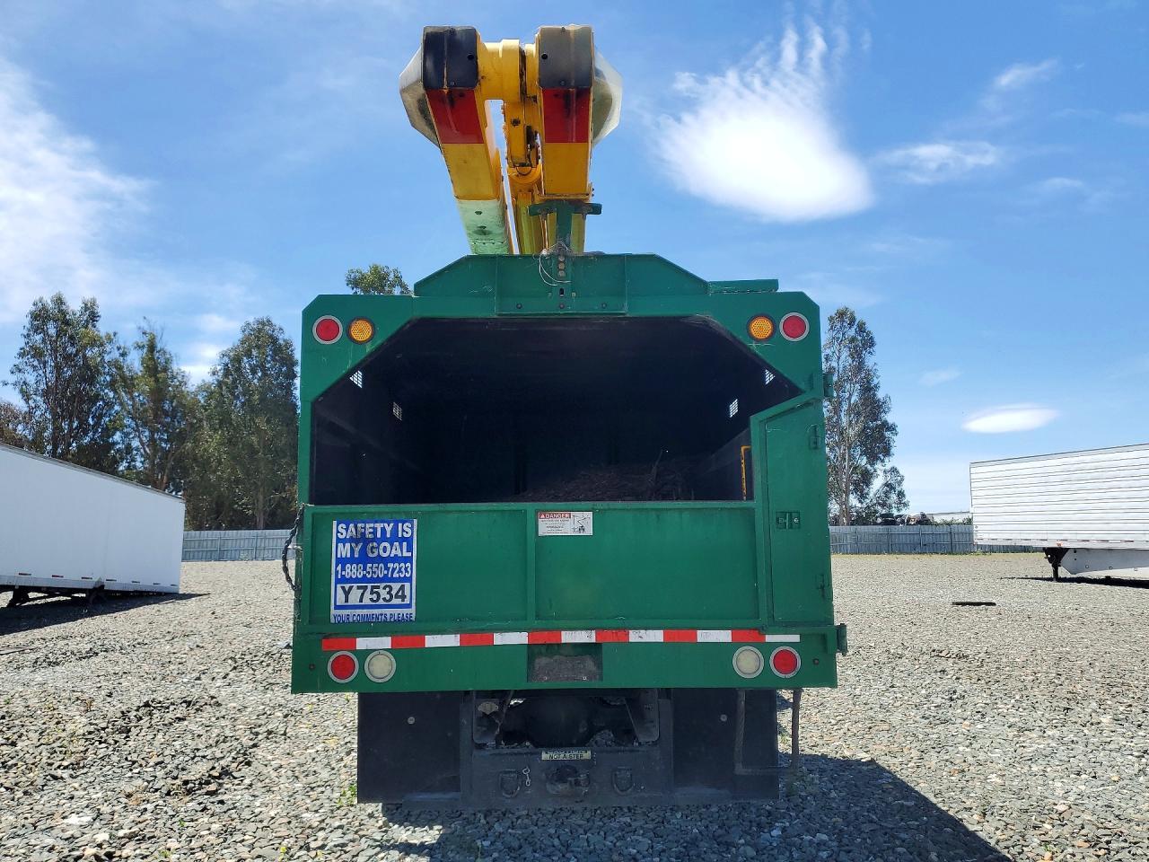 2016 Ford F750 - Image 6