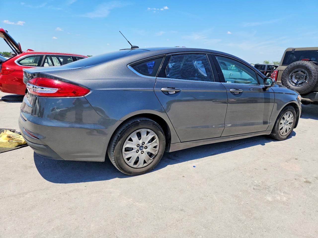 2019 Ford Fusion S - Image 3