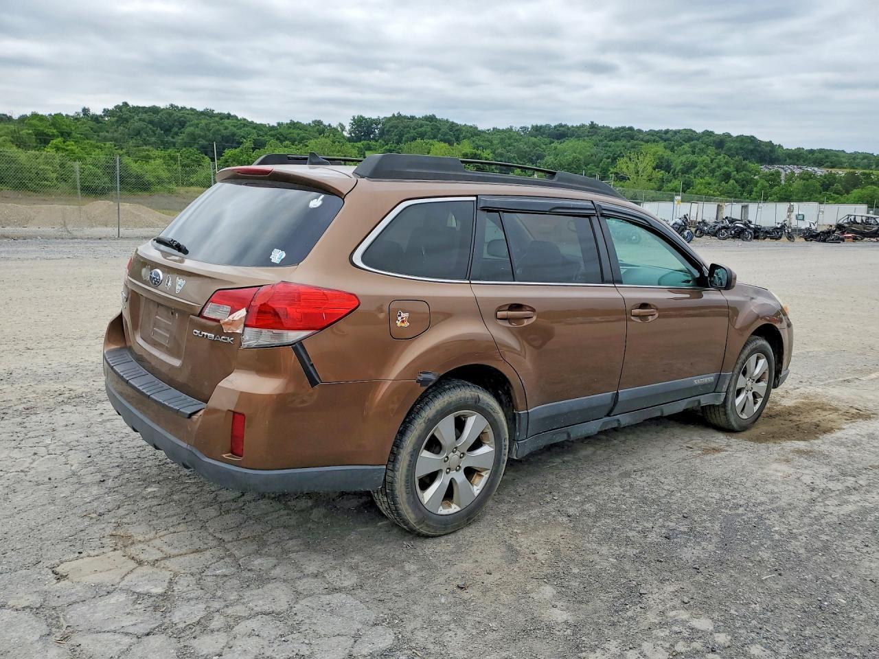 2011 Subaru Outback 2.5I Limited - Фото 3