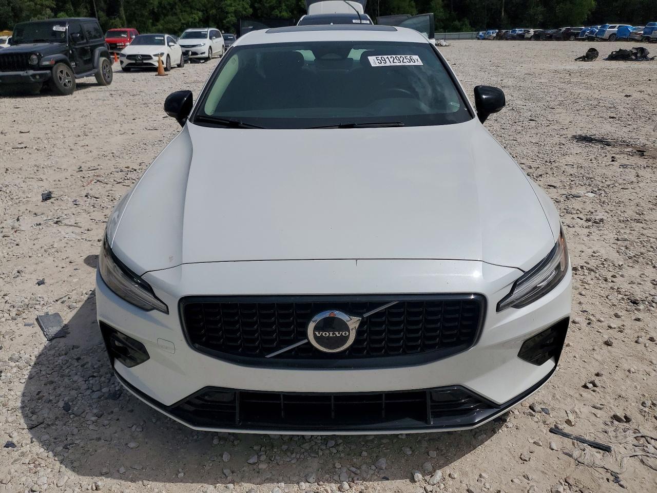 2024 Volvo S60 Core - Фото 5