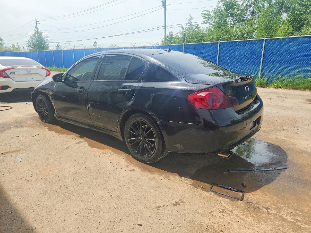 2011 Infiniti G25 Sedan X - Фото 2