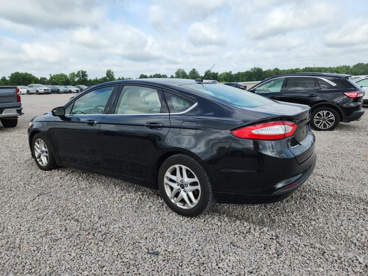 2015 Ford Fusion Se - Фото 2