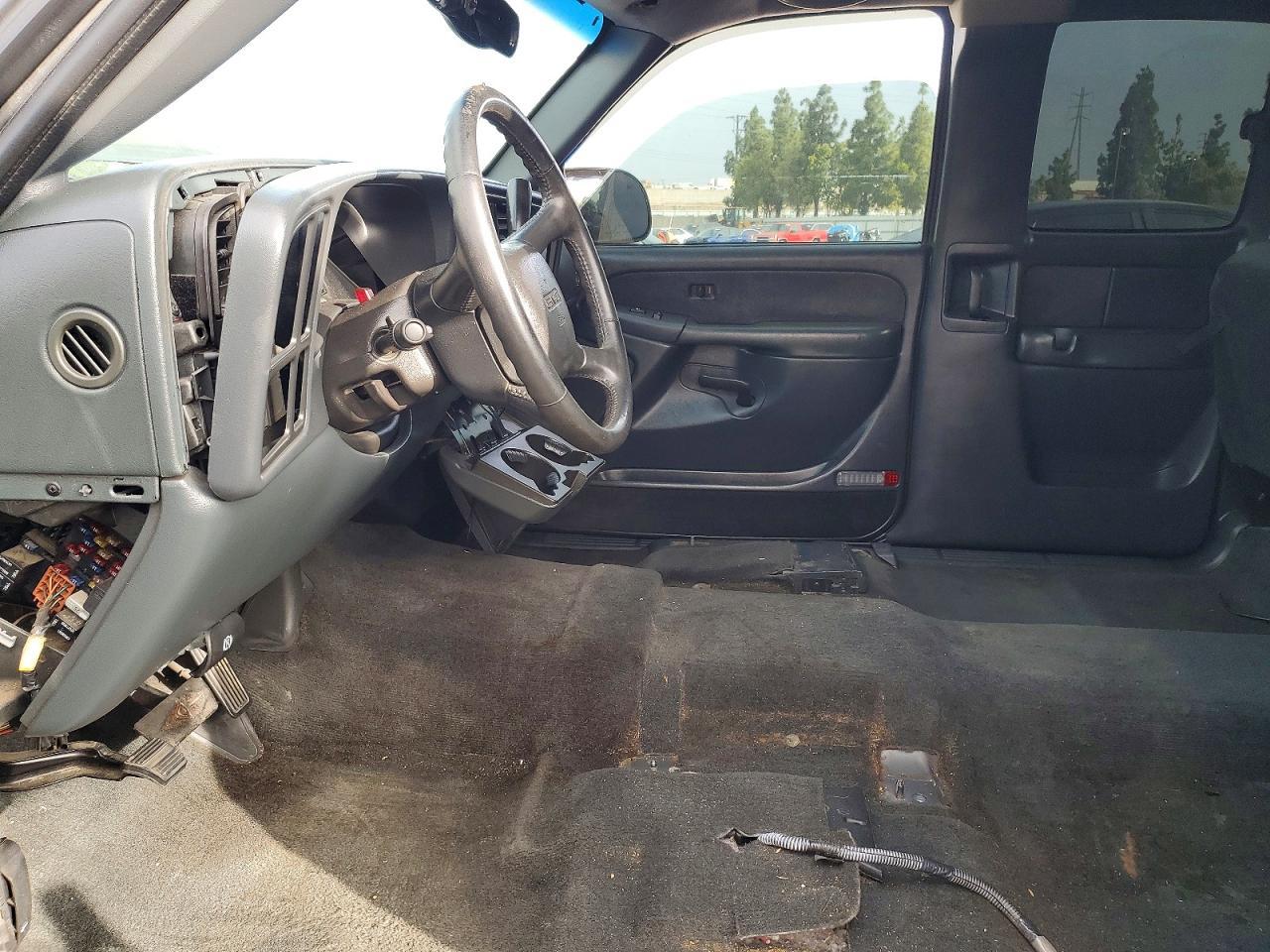 2000 GMC New Sierra C1500 - Image 7
