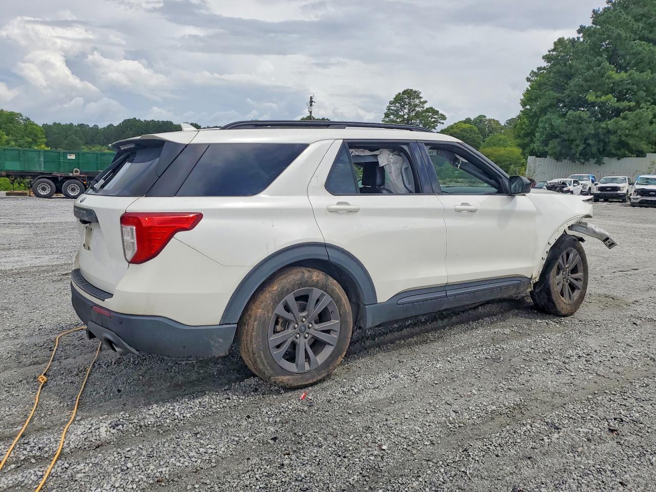 2022 Ford Explorer Xlt - Image 3