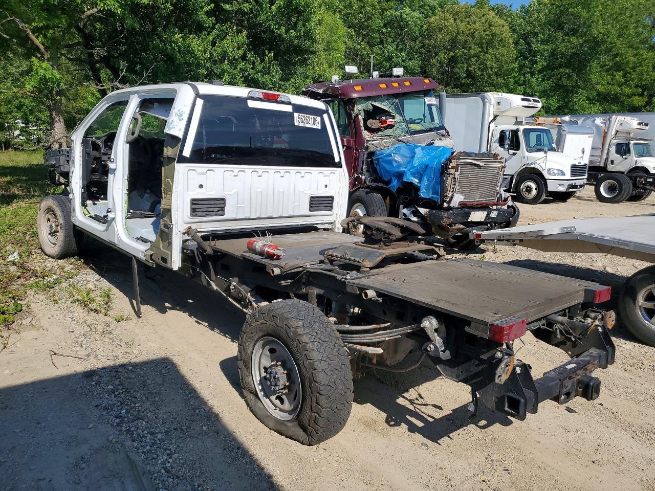 2022 Ford F350 Super Duty - Image 2