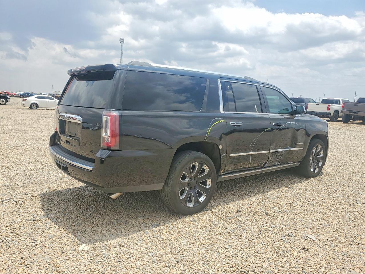 2018 GMC Yukon Xl Denali - Image 3
