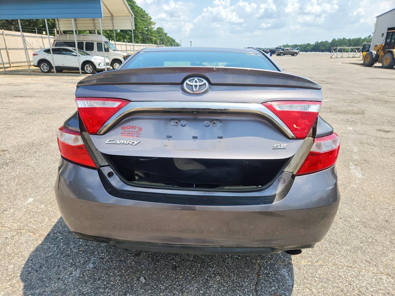 2017 Toyota Camry Se - Фото 6