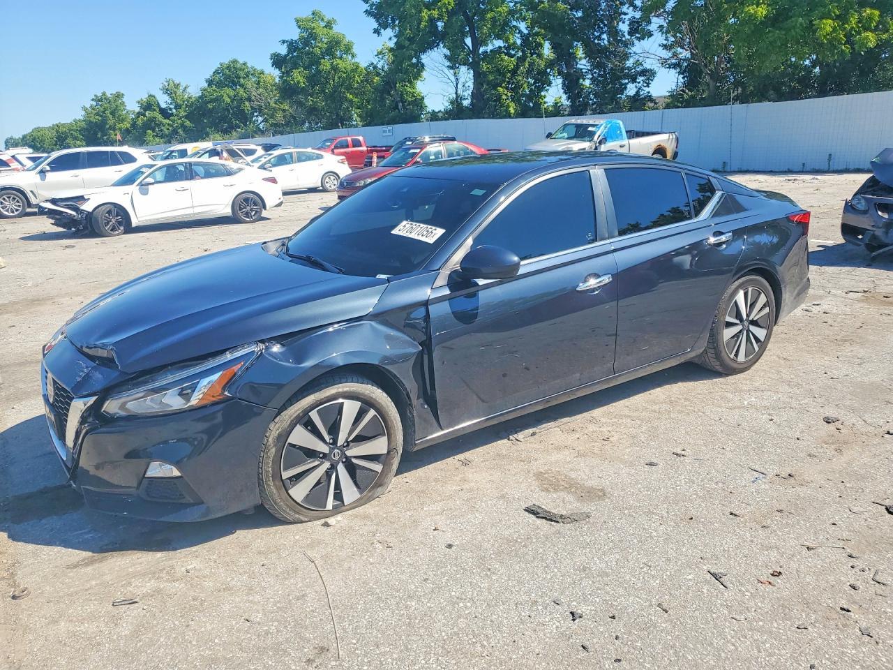 2022 Nissan Altima Sv