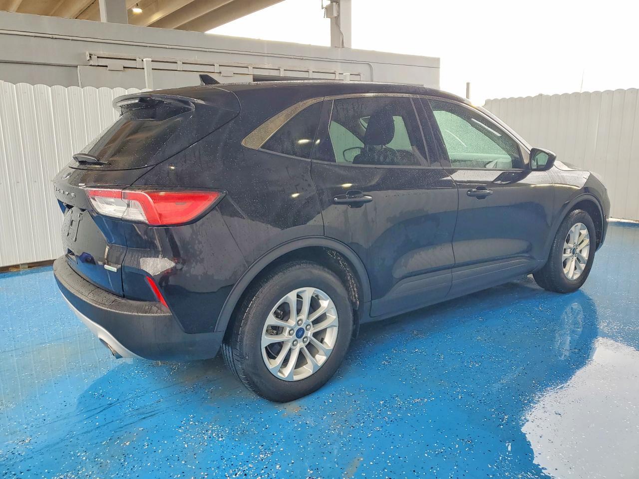 2020 Ford Escape Se - Фото 3