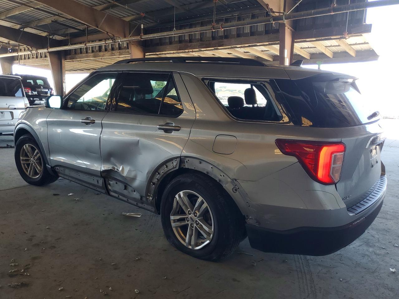 2023 Ford Explorer Xlt - Image 2