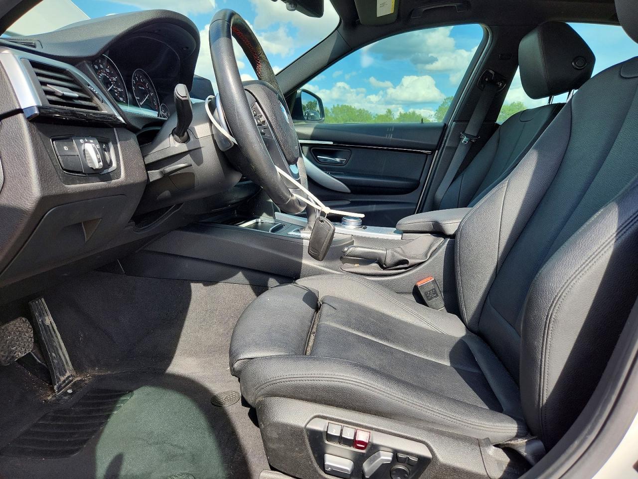 2017 BMW 330 Xi - Фото 7
