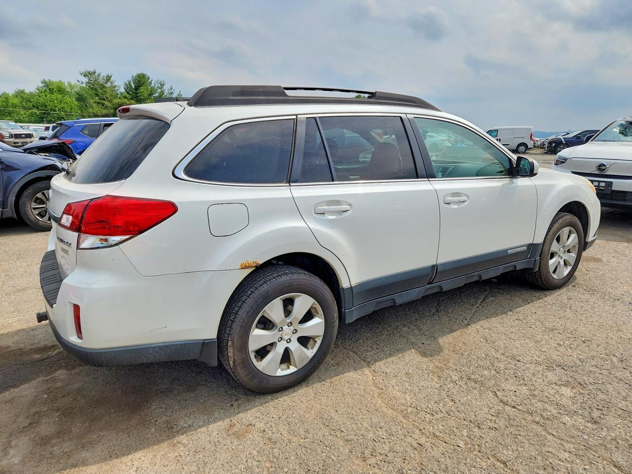 2011 Subaru Outback 2.5I Premium - Фото 3