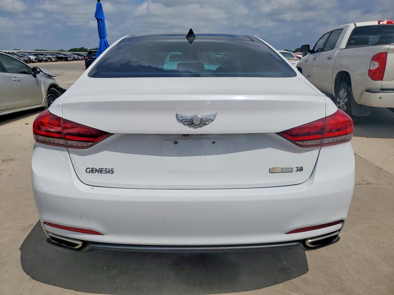2015 Hyundai Genesis 3.8L - Image 6