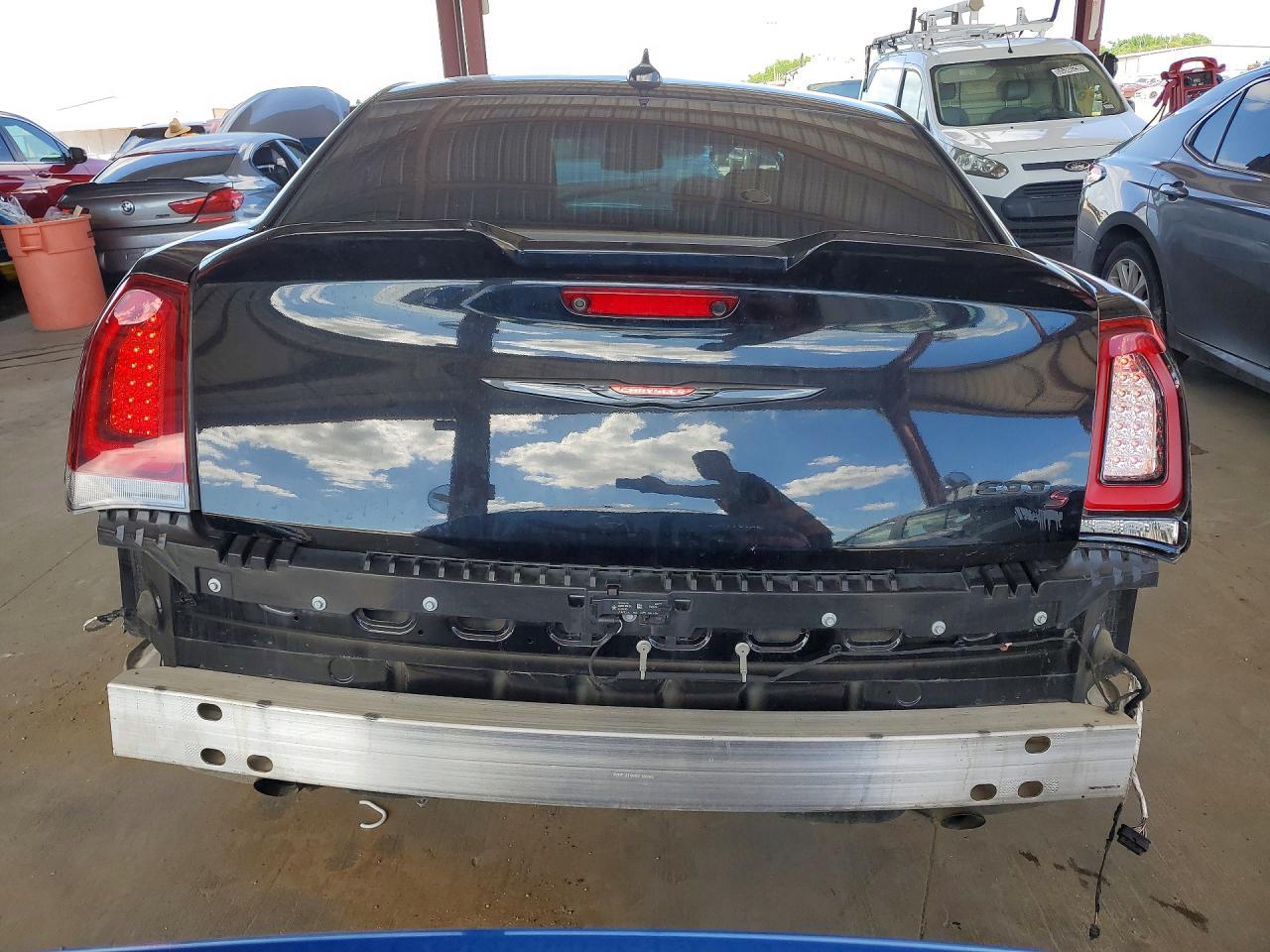 2022 Chrysler 300 S - Image 6