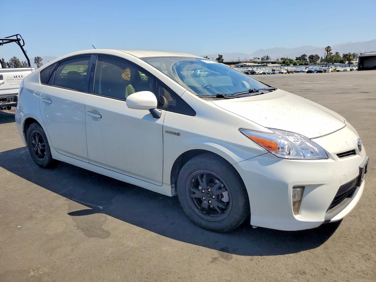 2015 Toyota Prius I - Фото 4