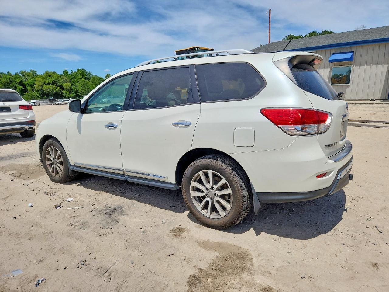 2016 Nissan Pathfinder Sl - Фото 2